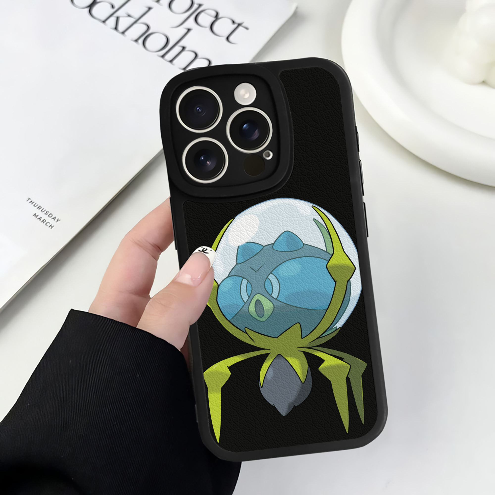 （画像用） ポケットモンスター Pokémon 【iPhone 16シリーズ対応】シリコンスマホケース（レザー調） 材質：シリコン